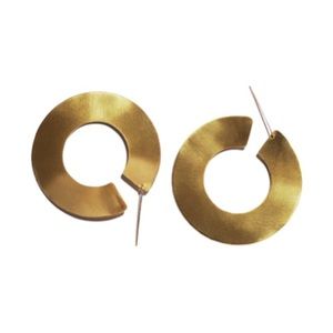 NWT and never worn Lila Rice Mondo hoops in brass with gold-filled wires.